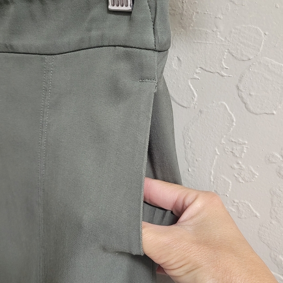 Lululemon Metropolis Maven High Rise Crop Cargo Pants Grey Sage 6 - Picture 7 of 12